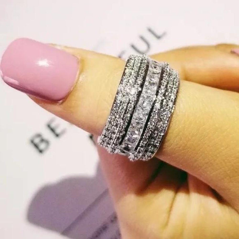 NEW LUXURY 925 STERLING SILVER DIAMOND BAND RING, BEAUTIFUL RING, SHINY RING.